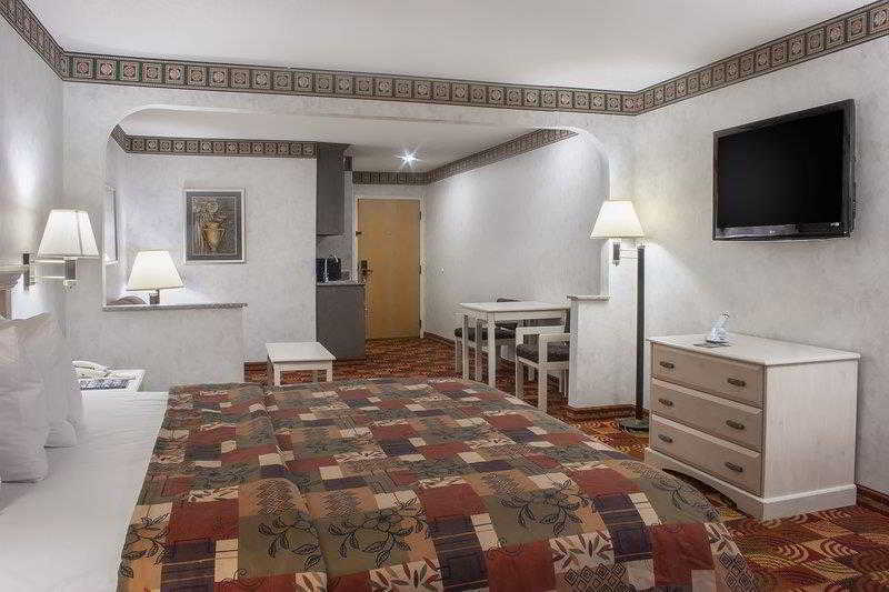 Americas Best Value Inn & Suites Bastrop Exterior foto