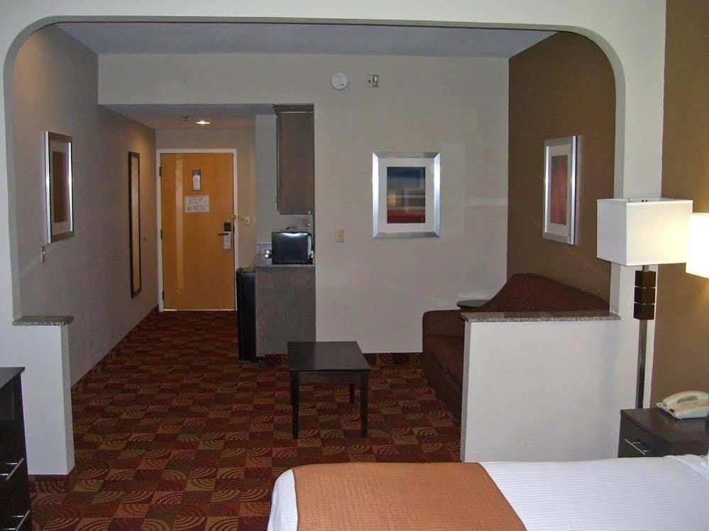 Americas Best Value Inn & Suites Bastrop Exterior foto