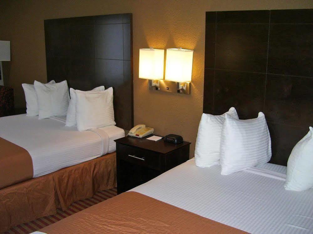 Americas Best Value Inn & Suites Bastrop Exterior foto